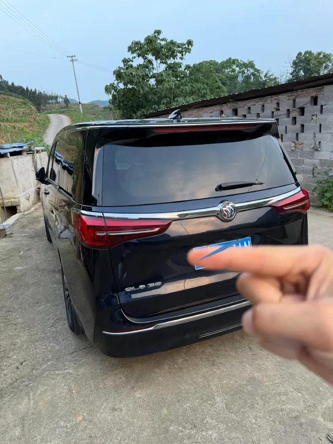 2022 Buick GL8 2.0T 237HP L4 9AT,autocango,china used car exporter,china ev exporter,chinese used car exporter,chinese used ev exporter