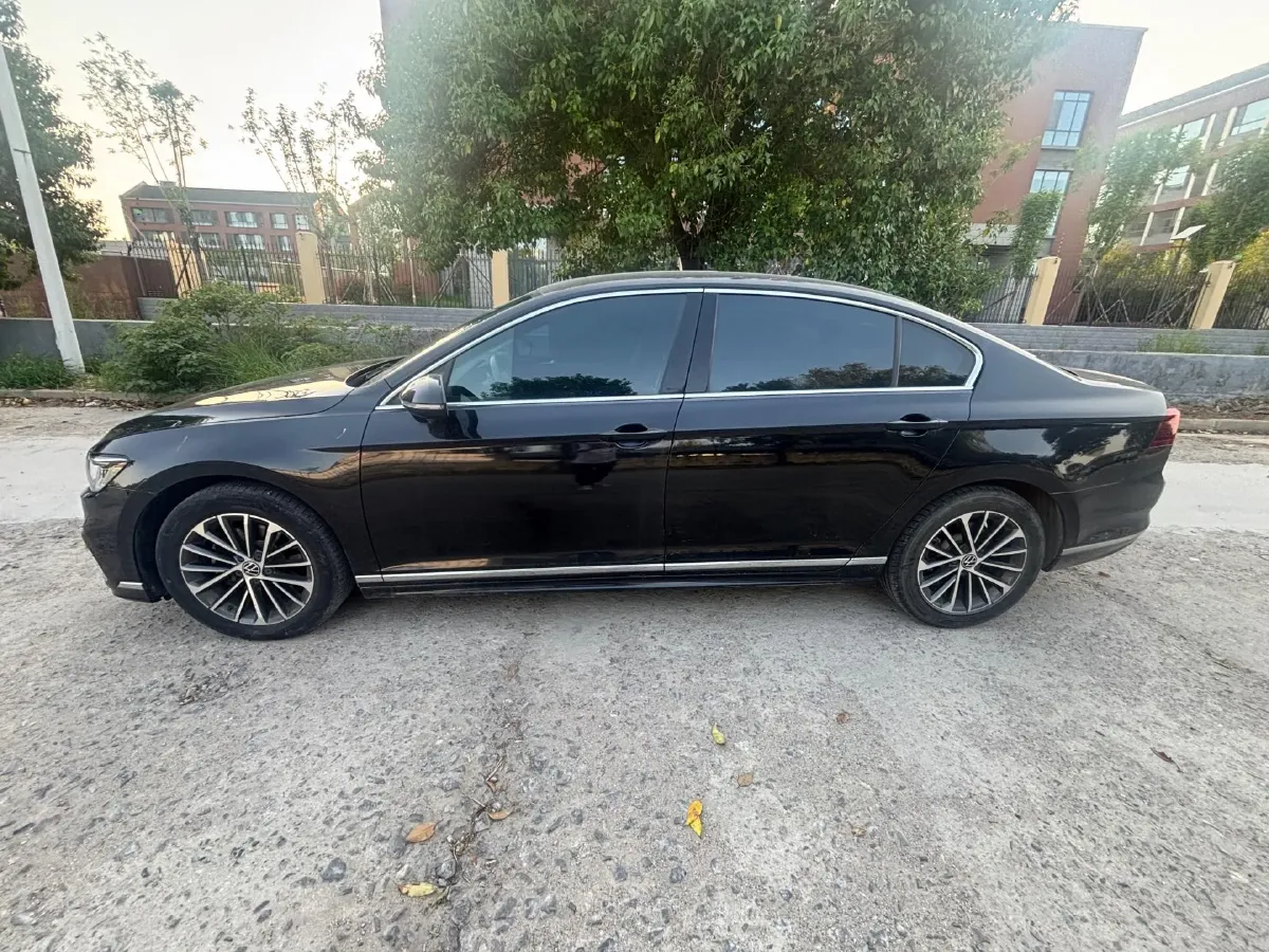 2023 Volkswagen Magotan 2.0T 186HP L4 7DCT,autocango,china used car exporter,china ev exporter,chinese used car exporter,chinese used ev exporter