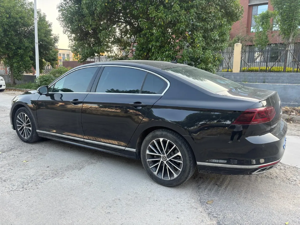 2023 Volkswagen Magotan 2.0T 186HP L4 7DCT,autocango,china used car exporter,china ev exporter,chinese used car exporter,chinese used ev exporter