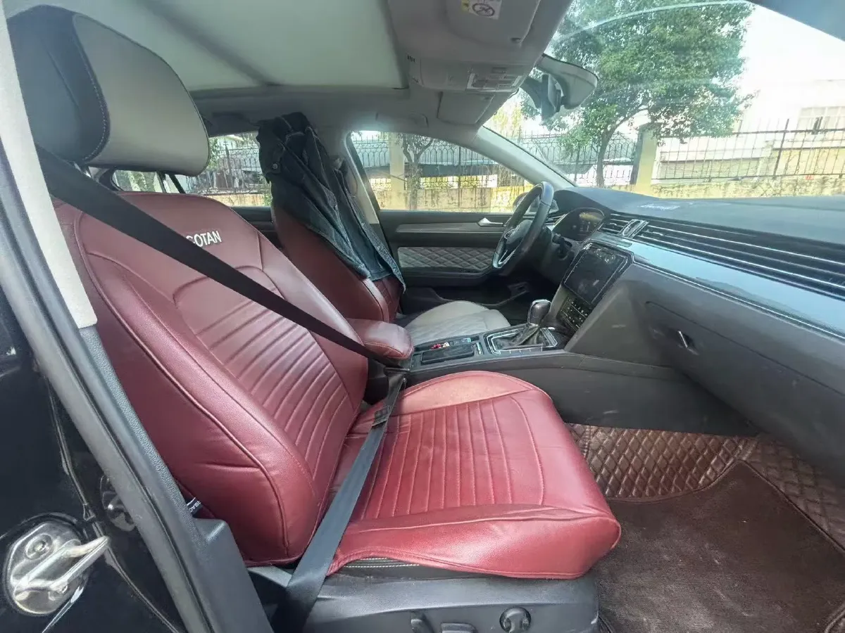 2023 Volkswagen Magotan 2.0T 186HP L4 7DCT,autocango,china used car exporter,china ev exporter,chinese used car exporter,chinese used ev exporter