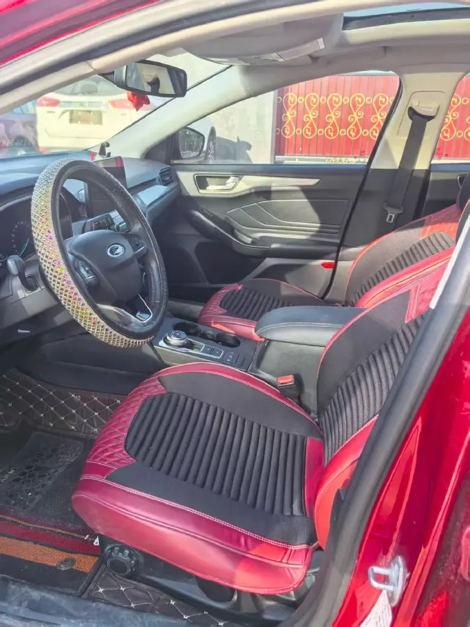 2019 Ford Focus 1.5T 184HP L3 8AT,autocango,china used car exporter,china ev exporter,chinese used car exporter,chinese used ev exporter