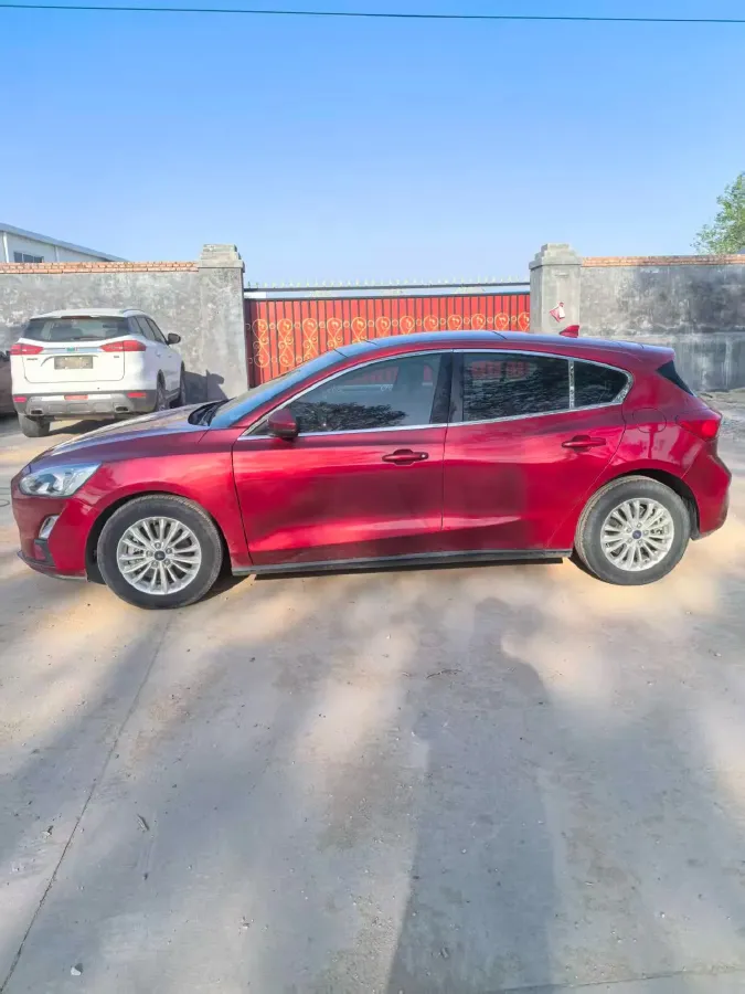 2019 Ford Focus 1.5T 184HP L3 8AT,autocango,china used car exporter,china ev exporter,chinese used car exporter,chinese used ev exporter