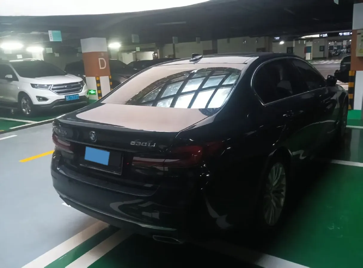 2022 BMW 5 Series 2.0T 252HP L4 8AT,autocango,china used car exporter,china ev exporter,chinese used car exporter,chinese used ev exporter
