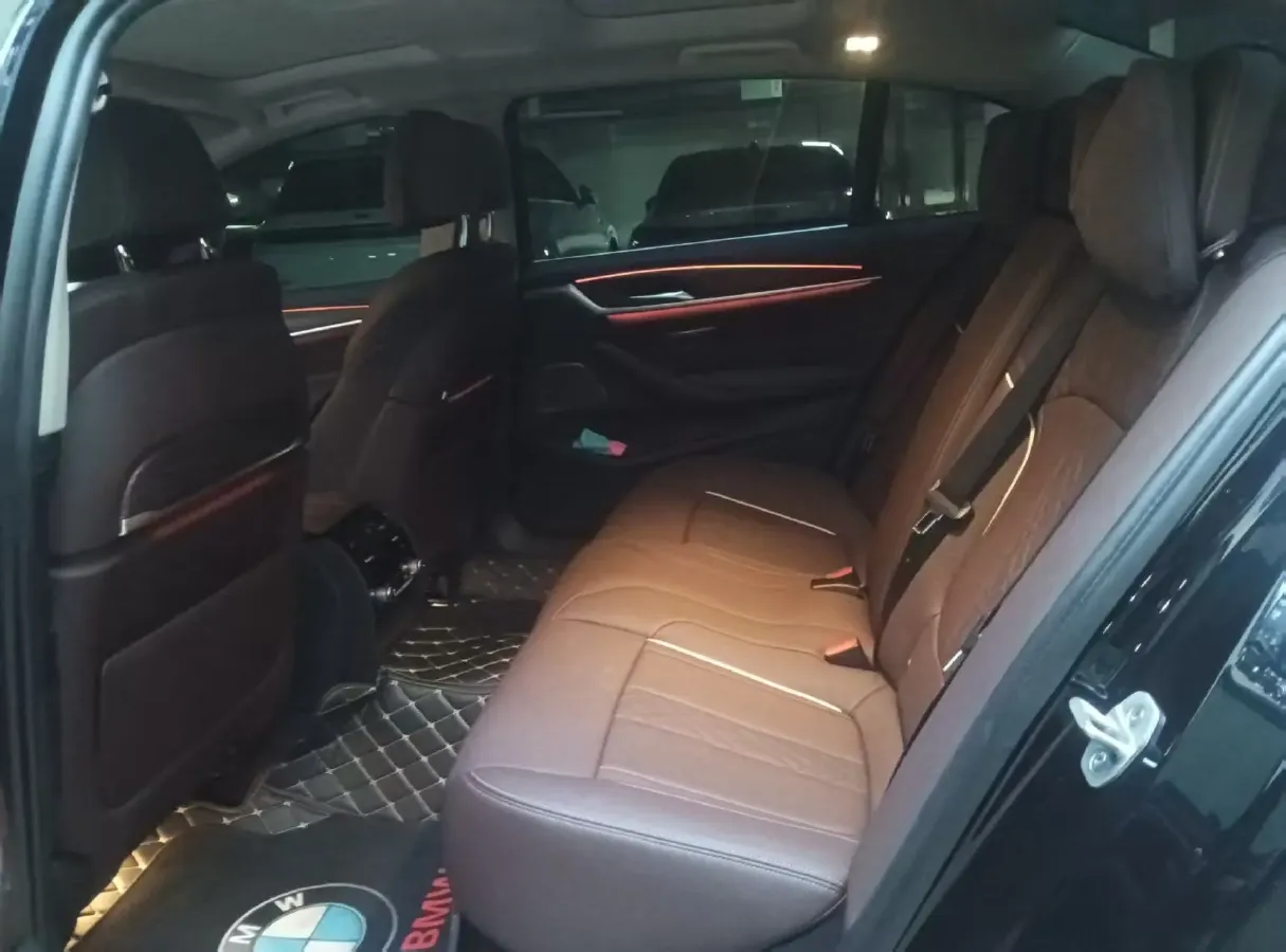 2022 BMW 5 Series 2.0T 252HP L4 8AT,autocango,china used car exporter,china ev exporter,chinese used car exporter,chinese used ev exporter