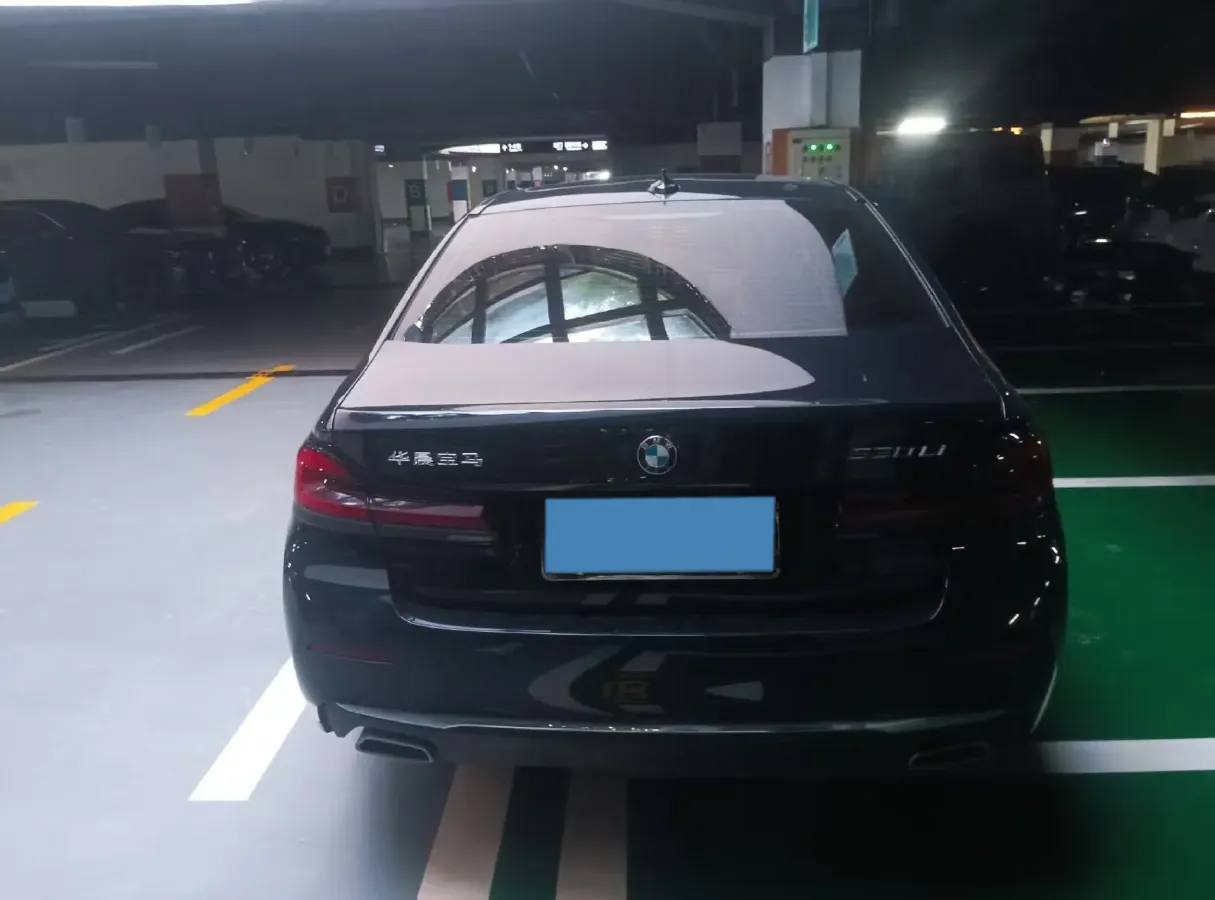 2022 BMW 5 Series 2.0T 252HP L4 8AT,autocango,china used car exporter,china ev exporter,chinese used car exporter,chinese used ev exporter