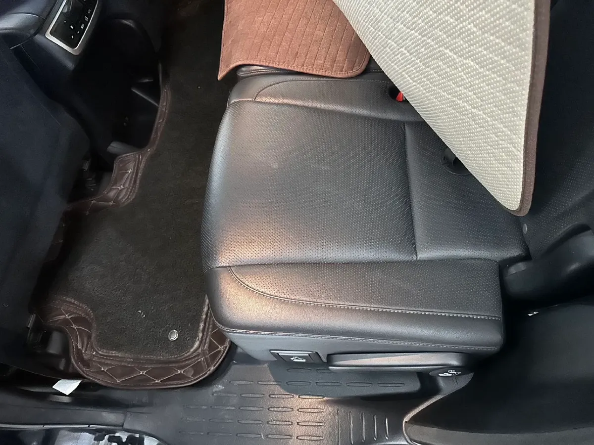 2018 Jeep Grand Commander 2.0T 265HP L4 9AT,autocango,china used car exporter,china ev exporter,chinese used car exporter,chinese used ev exporter