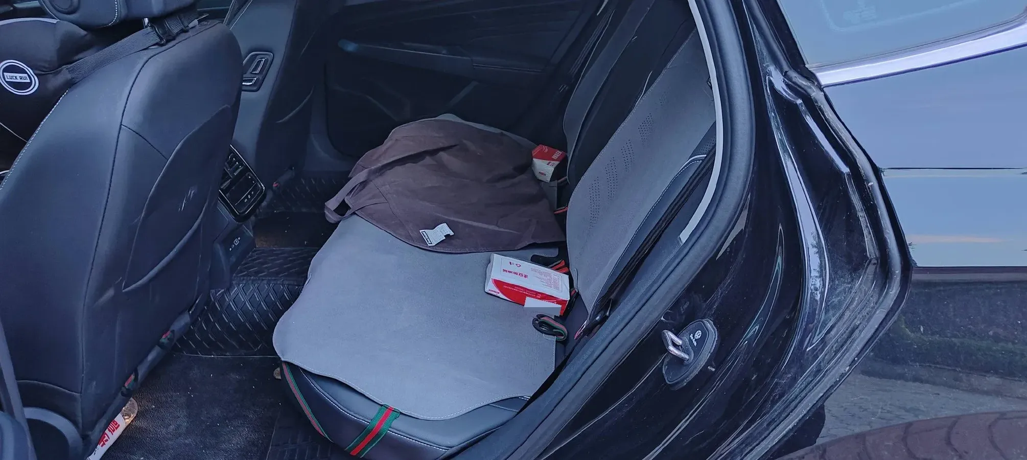 2024 Volkswagen Passat 2.0T 220HP L4 7DCT,autocango,china used car exporter,china ev exporter,chinese used car exporter,chinese used ev exporter