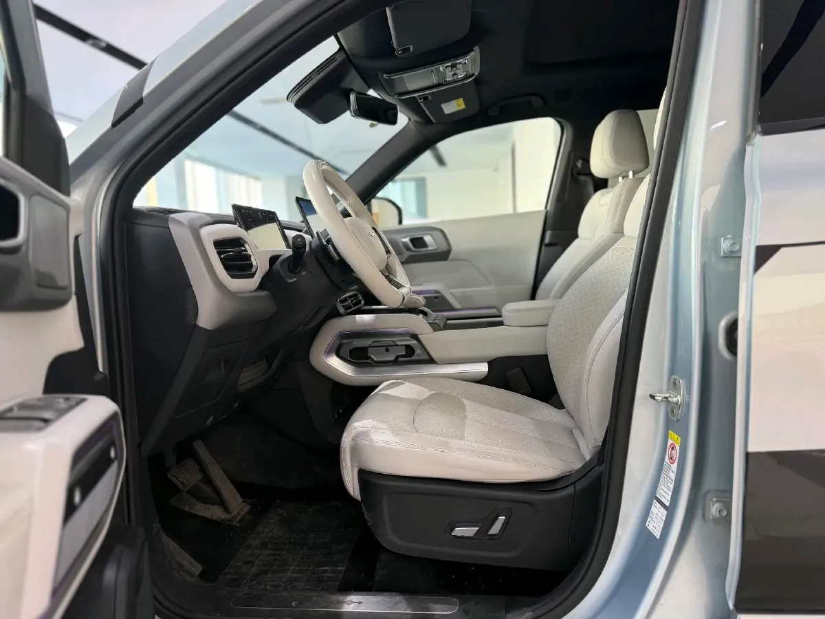 2025 FangChengBao Tai 3 BEV,autocango,china used car exporter,china ev exporter,chinese used car exporter,chinese used ev exporter