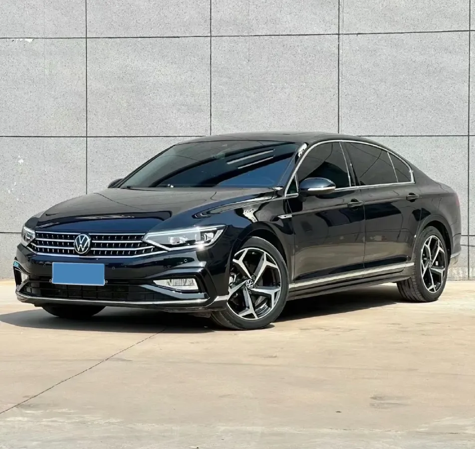 2023 Volkswagen Magotan 2.0T 186HP L4 7DCT,autocango,china used car exporter,china ev exporter,chinese used car exporter,chinese used ev exporter
