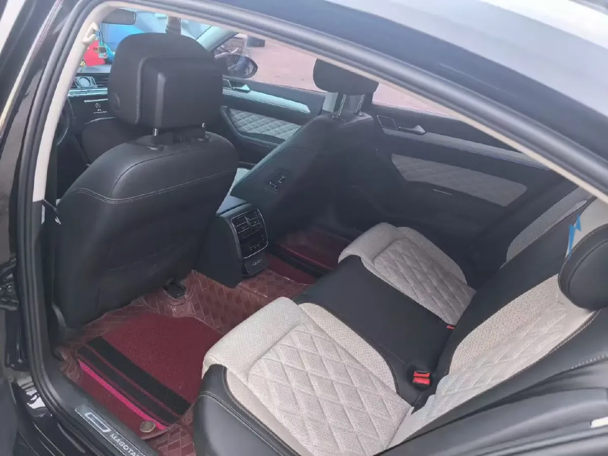 2023 Volkswagen Magotan 2.0T 186HP L4 7DCT,autocango,china used car exporter,china ev exporter,chinese used car exporter,chinese used ev exporter