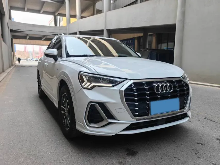 2022 Audi Q3 1.4T 150HP L4 7DCT,autocango,china used car exporter,china ev exporter,chinese used car exporter,chinese used ev exporter