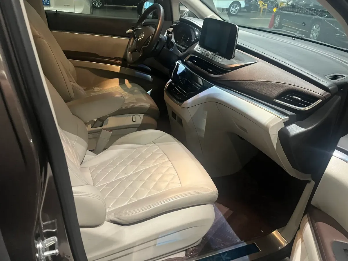 2021 Buick GL8 2.0T 237HP L4 9AT,autocango,china used car exporter,china ev exporter,chinese used car exporter,chinese used ev exporter