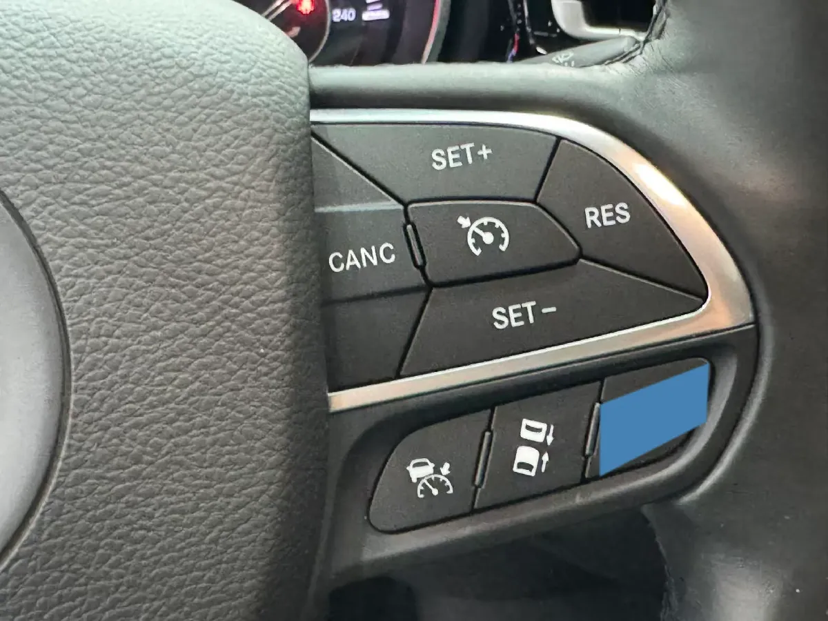 2018 Jeep Grand Commander 2.0T 265HP L4 9AT,autocango,china used car exporter,china ev exporter,chinese used car exporter,chinese used ev exporter