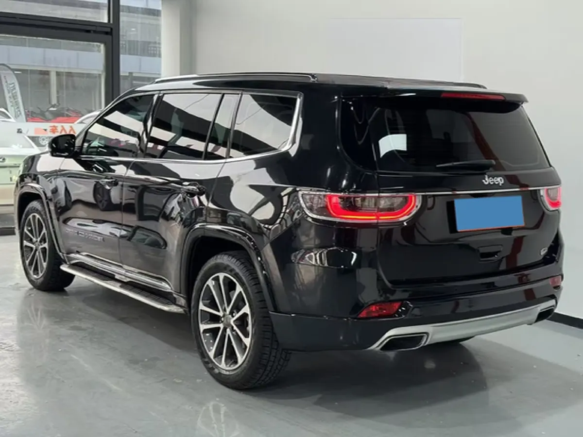 2018 Jeep Grand Commander 2.0T 265HP L4 9AT,autocango,china used car exporter,china ev exporter,chinese used car exporter,chinese used ev exporter