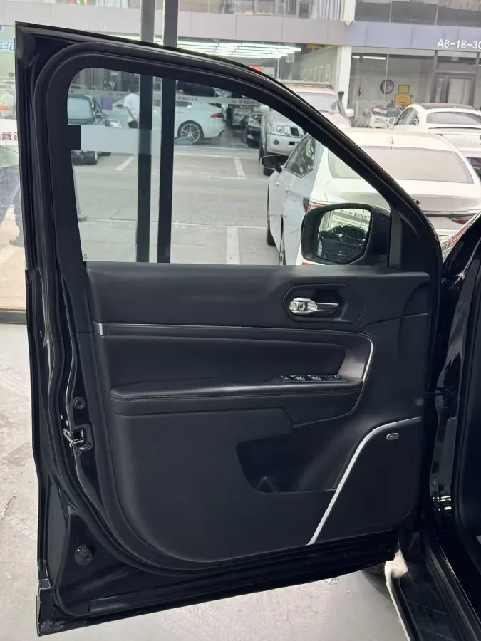 2018 Jeep Grand Commander 2.0T 265HP L4 9AT,autocango,china used car exporter,china ev exporter,chinese used car exporter,chinese used ev exporter