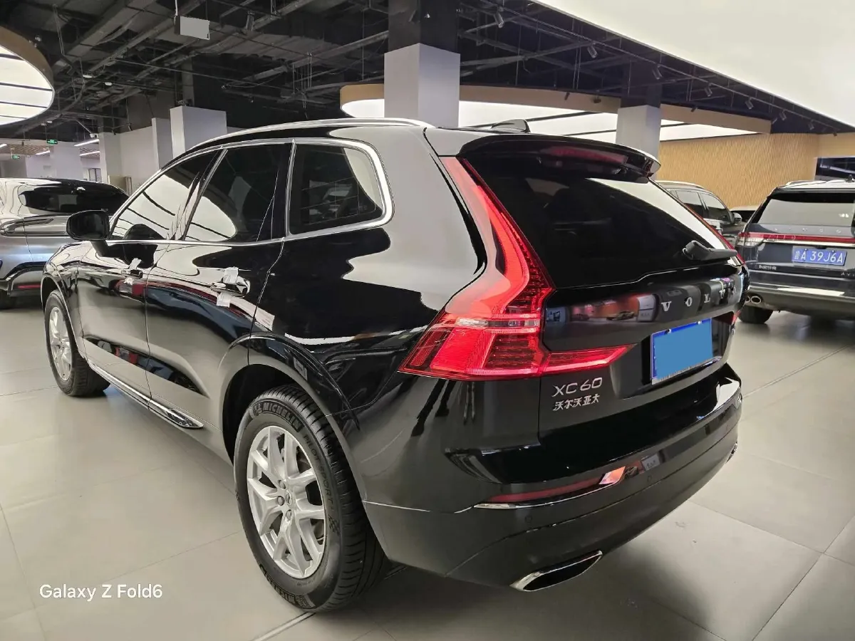 2021 Volvo XC60 2.0T 250HP L4 8AT,autocango,china used car exporter,china ev exporter,chinese used car exporter,chinese used ev exporter