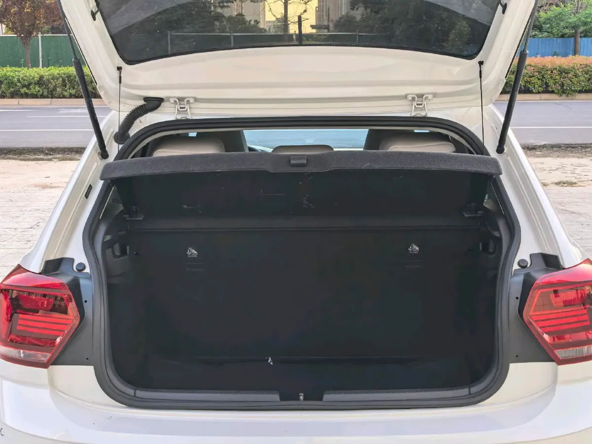 2023 Volkswagen Polo 1.5L 113HP L4 6AT,autocango,china used car exporter,china ev exporter,chinese used car exporter,chinese used ev exporter