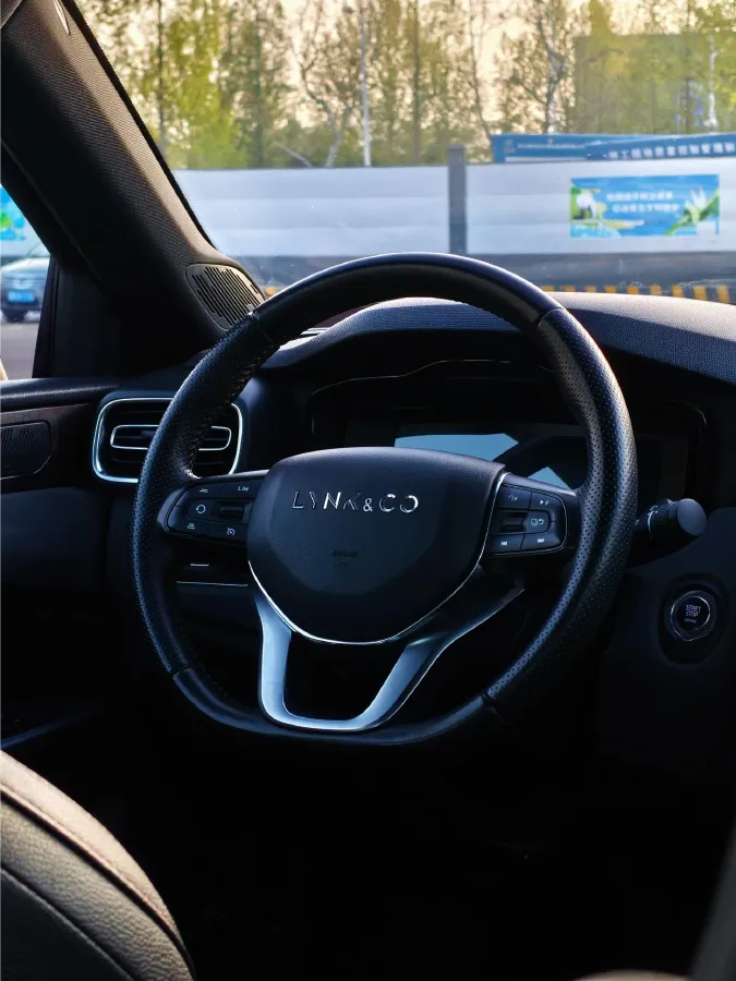 2019 Qoros 5 1.6T 197HP L4 7DCT,autocango,china used car exporter,china ev exporter,chinese used car exporter,chinese used ev exporter