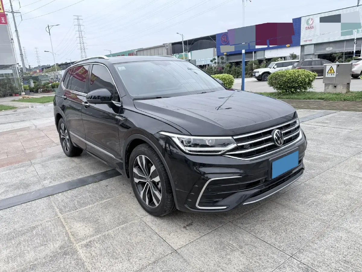2024 Volkswagen Tiguan L 2.0T 186HP L4 7DCT,autocango,china used car exporter,china ev exporter,chinese used car exporter,chinese used ev exporter