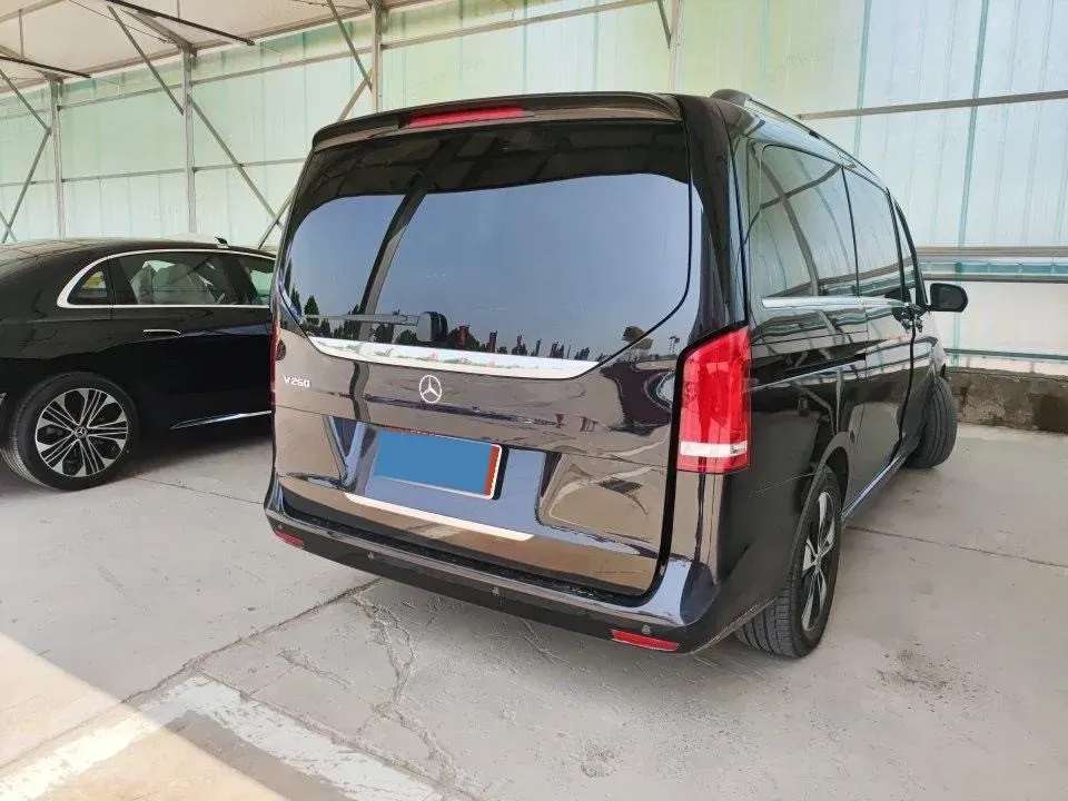 2021 Mercedes-Benz V Class 2.0T 211HP L4 9AT,autocango,china used car exporter,china ev exporter,chinese used car exporter,chinese used ev exporter