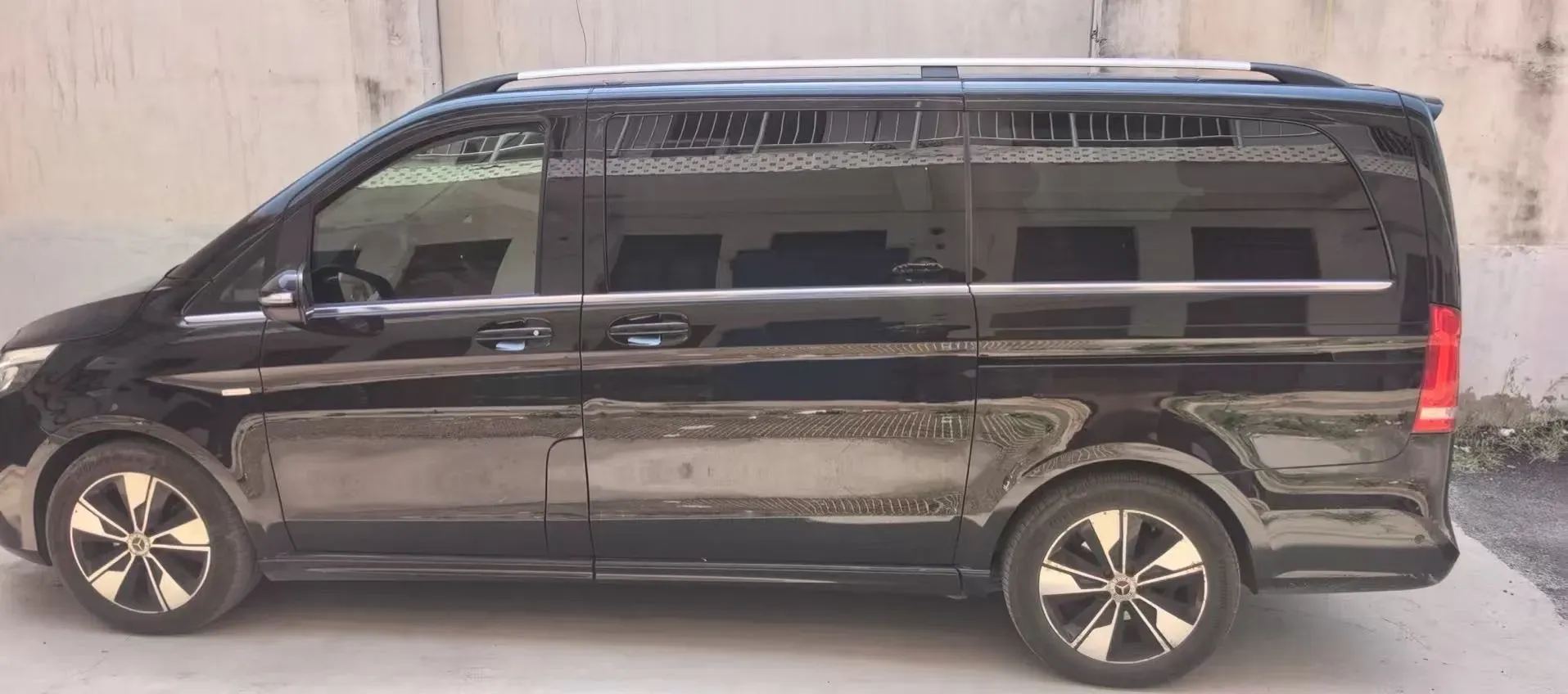 2021 Mercedes-Benz V Class 2.0T 211HP L4 9AT,autocango,china used car exporter,china ev exporter,chinese used car exporter,chinese used ev exporter