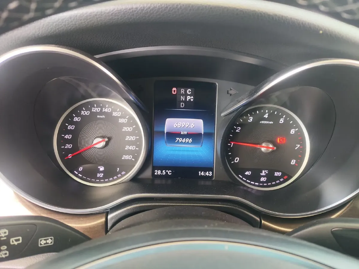 2021 Mercedes-Benz V Class 2.0T 211HP L4 9AT,autocango,china used car exporter,china ev exporter,chinese used car exporter,chinese used ev exporter