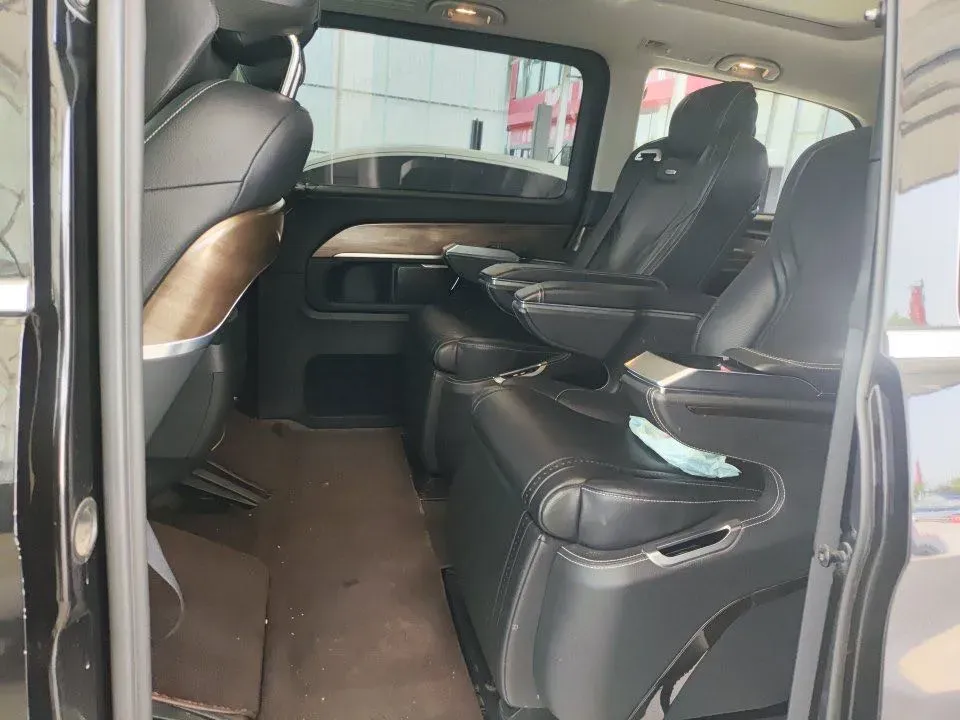 2021 Mercedes-Benz V Class 2.0T 211HP L4 9AT,autocango,china used car exporter,china ev exporter,chinese used car exporter,chinese used ev exporter