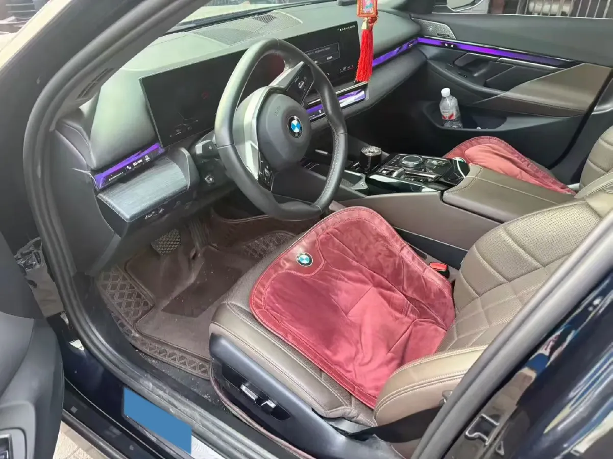 2025 BMW 5 Series 2.0T 258HP L4 8AT,autocango,china used car exporter,china ev exporter,chinese used car exporter,chinese used ev exporter