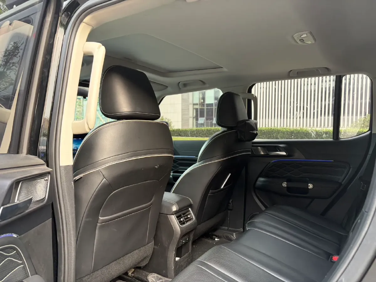 2021 Tank 300 2.0T 227HP L4 8AT,autocango,china used car exporter,china ev exporter,chinese used car exporter,chinese used ev exporter