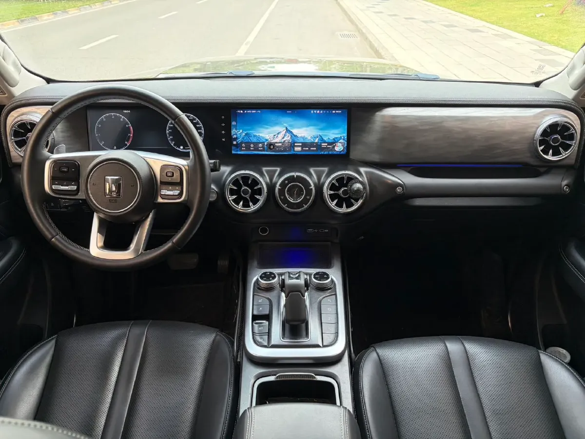 2021 Tank 300 2.0T 227HP L4 8AT,autocango,china used car exporter,china ev exporter,chinese used car exporter,chinese used ev exporter