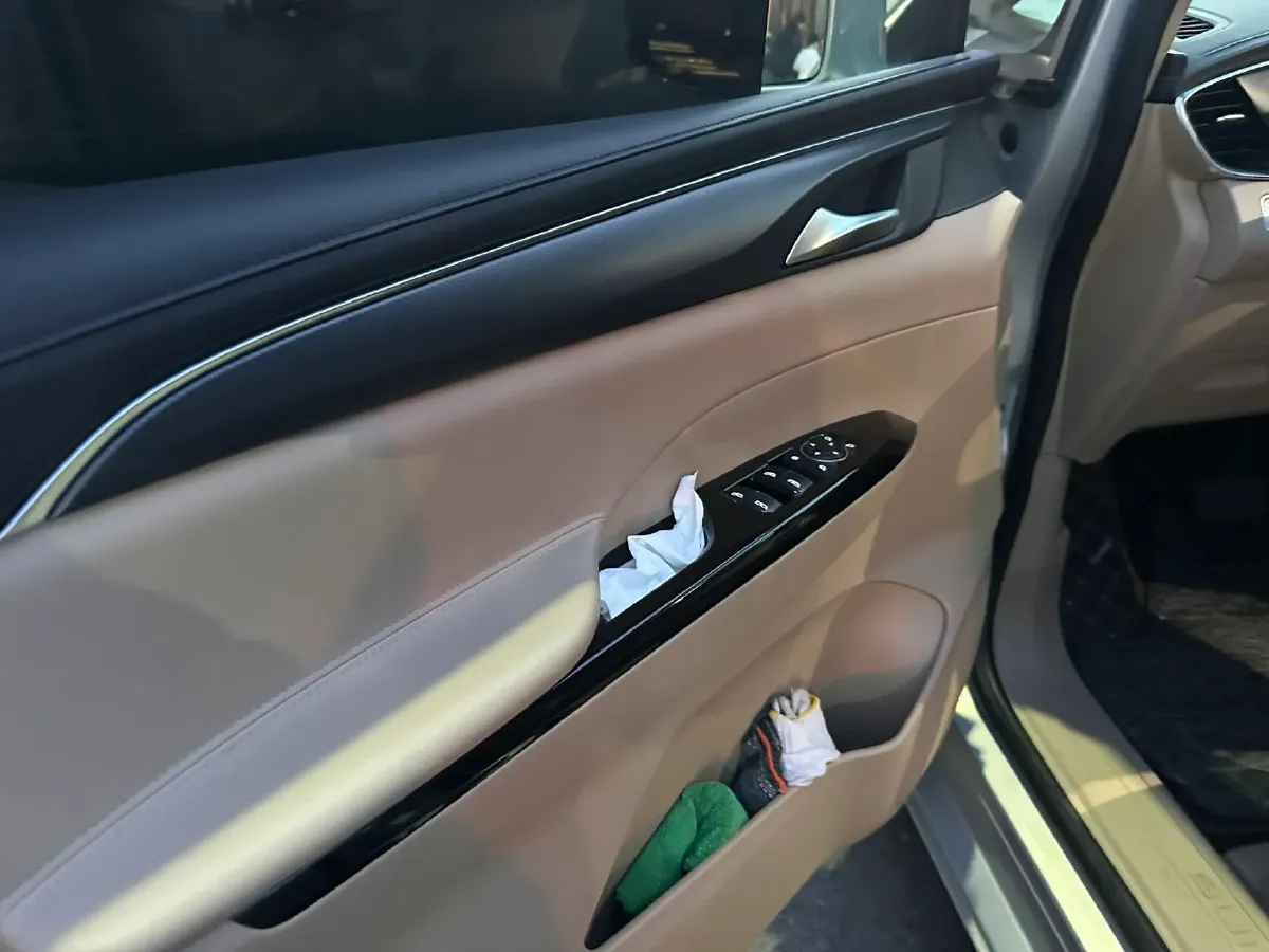 2025 Buick GL8 1.5T 180HP L4 2DHT PHEV,autocango,china used car exporter,china ev exporter,chinese used car exporter,chinese used ev exporter