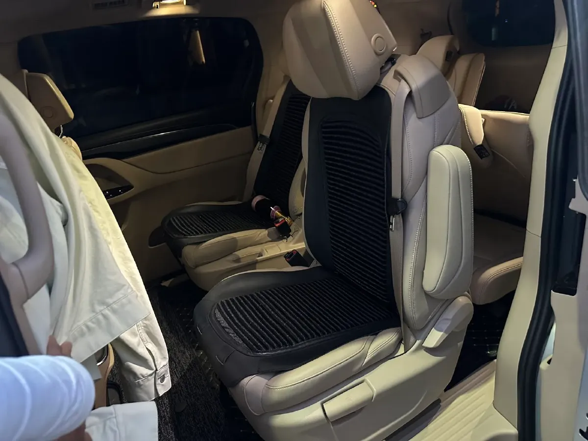 2025 Buick GL8 1.5T 180HP L4 2DHT PHEV,autocango,china used car exporter,china ev exporter,chinese used car exporter,chinese used ev exporter