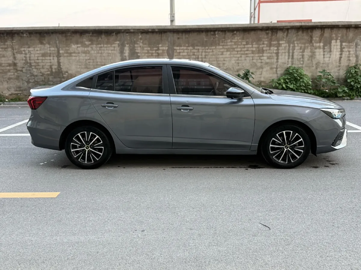 2021 Roewe i5 1.5L 120HP L4 CVT,autocango,china used car exporter,china ev exporter,chinese used car exporter,chinese used ev exporter