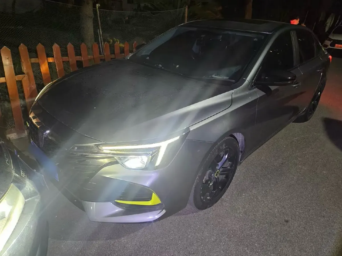 2020 Roewe i6 MAX 1.5T 173HP L4 7DCT,autocango,china used car exporter,china ev exporter,chinese used car exporter,chinese used ev exporter