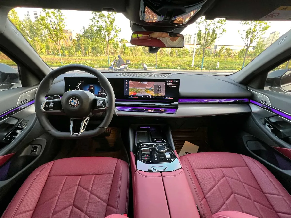 2025 BMW 5 Series 2.0T 258HP L4 8AT,autocango,china used car exporter,china ev exporter,chinese used car exporter,chinese used ev exporter