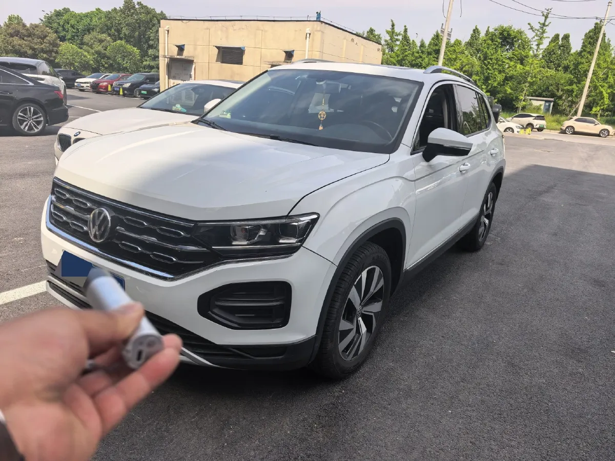 2019 Jeep Cherokee 2.0T 234HP L4 9AT,autocango,china used car exporter,china ev exporter,chinese used car exporter,chinese used ev exporter