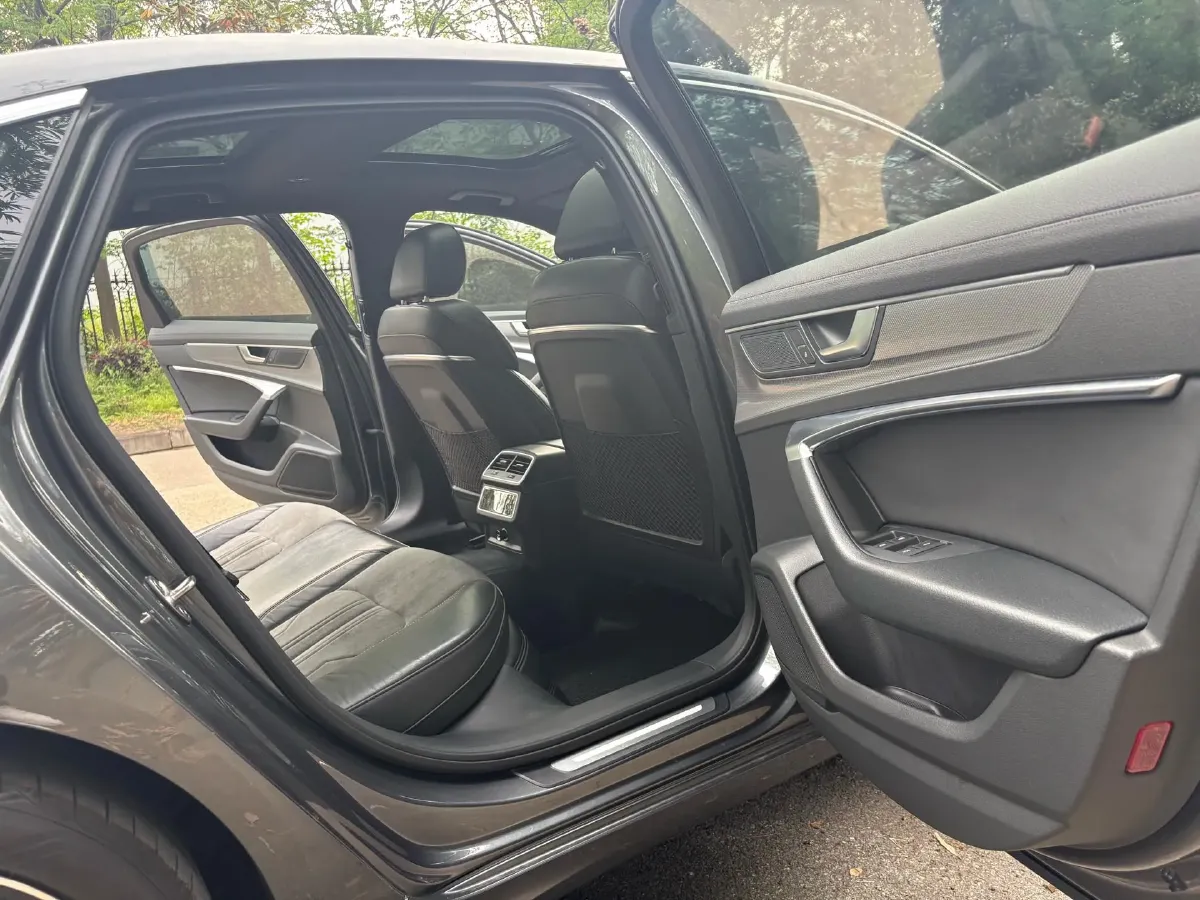 2019 Mercedes-Benz E Class 1.5T 184HP L4 9AT,autocango,china used car exporter,china ev exporter,chinese used car exporter,chinese used ev exporter