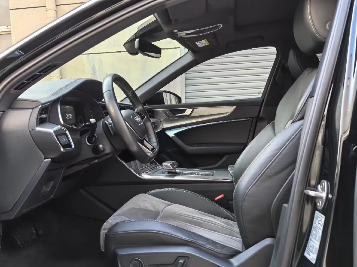 2021 Audi A6L 2.0T 190HP L4 7DCT,autocango,china used car exporter,china ev exporter,chinese used car exporter,chinese used ev exporter