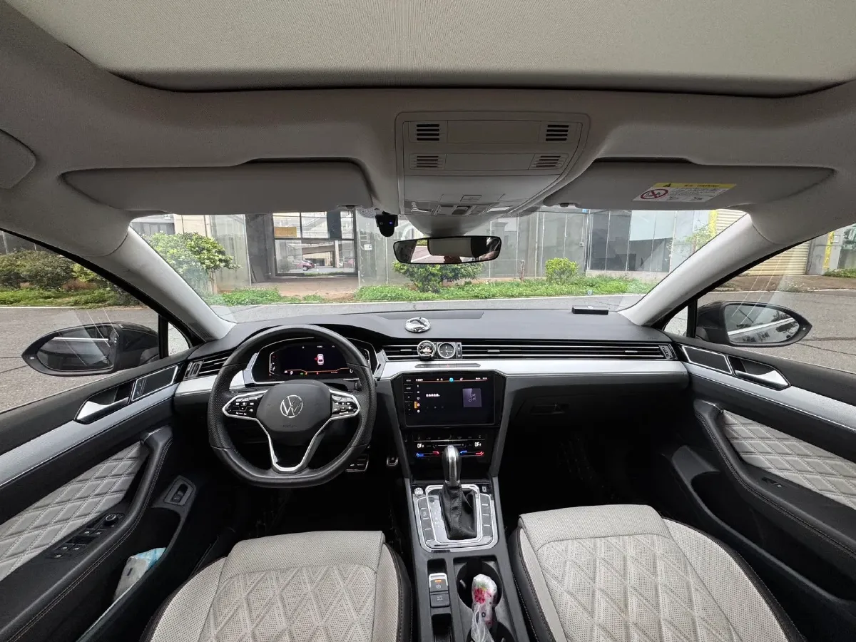 2023 Volkswagen Magotan 2.0T 186HP L4 7DCT,autocango,china used car exporter,china ev exporter,chinese used car exporter,chinese used ev exporter