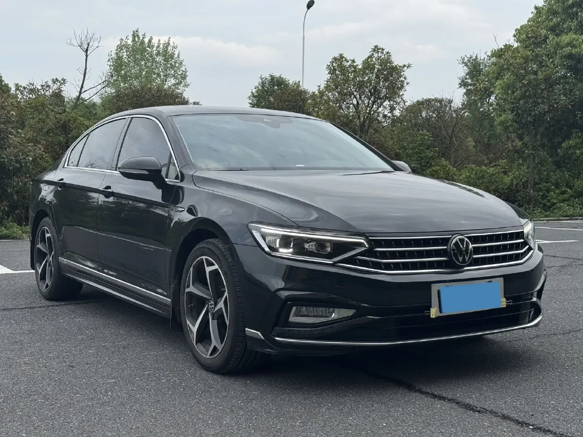 2023 Volkswagen Magotan 2.0T 186HP L4 7DCT,autocango,china used car exporter,china ev exporter,chinese used car exporter,chinese used ev exporter