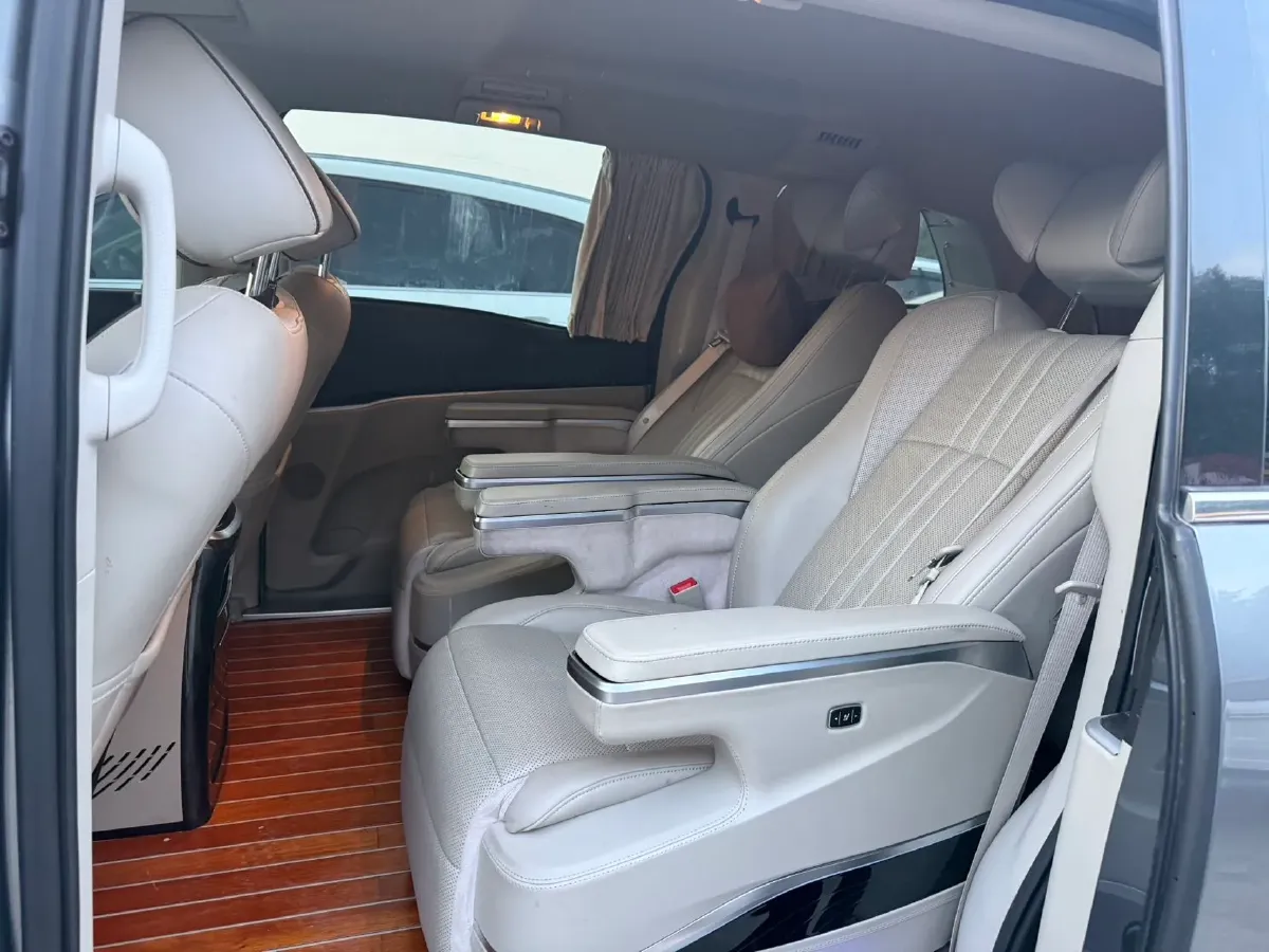 2022 Buick GL8 2.0T 237HP L4 9AT,autocango,china used car exporter,china ev exporter,chinese used car exporter,chinese used ev exporter