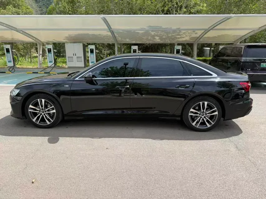 2022 Audi A6L 2.0T 190HP L4 7DCT,autocango,china used car exporter,china ev exporter,chinese used car exporter,chinese used ev exporter