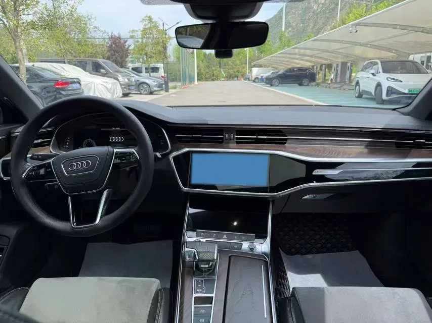 2022 Audi A6L 2.0T 190HP L4 7DCT,autocango,china used car exporter,china ev exporter,chinese used car exporter,chinese used ev exporter