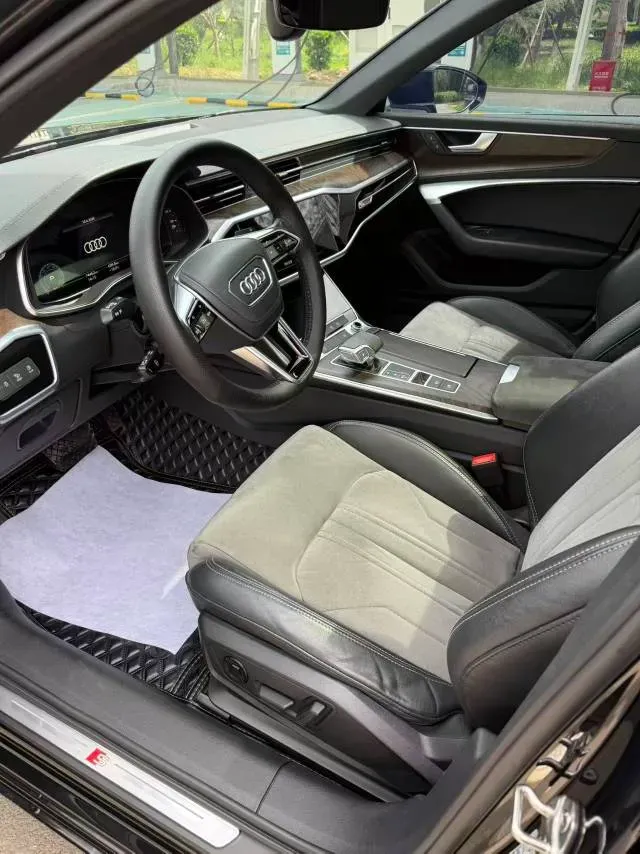 2022 Audi A6L 2.0T 190HP L4 7DCT,autocango,china used car exporter,china ev exporter,chinese used car exporter,chinese used ev exporter