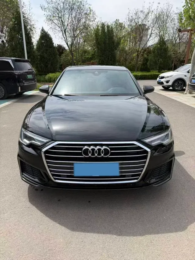 2022 Audi A6L 2.0T 190HP L4 7DCT,autocango,china used car exporter,china ev exporter,chinese used car exporter,chinese used ev exporter