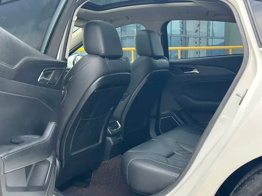 2020 HongQi H5 1.8T 197HP L4 6AT,autocango,china used car exporter,china ev exporter,chinese used car exporter,chinese used ev exporter