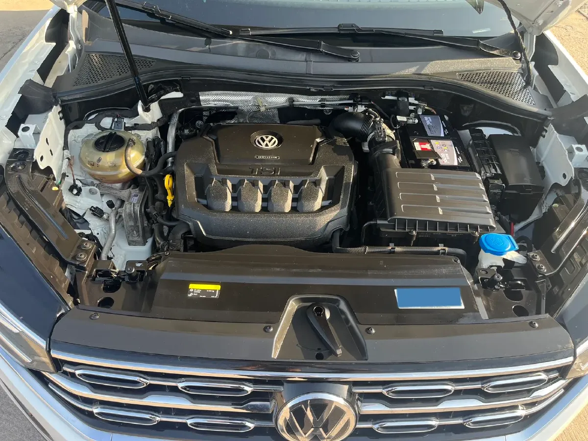 2019 Jeep Cherokee 2.0T 234HP L4 9AT,autocango,china used car exporter,china ev exporter,chinese used car exporter,chinese used ev exporter