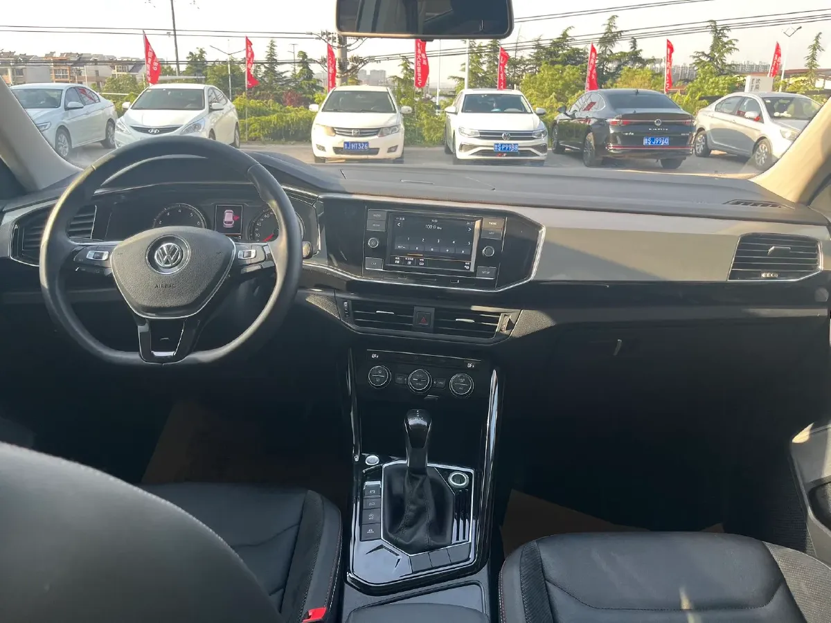 2019 Jeep Cherokee 2.0T 234HP L4 9AT,autocango,china used car exporter,china ev exporter,chinese used car exporter,chinese used ev exporter