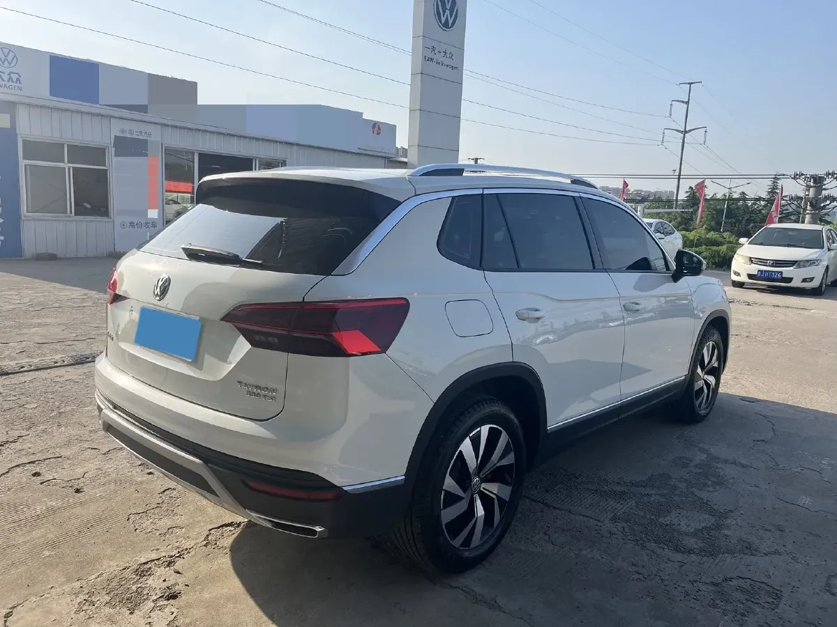 2019 Jeep Cherokee 2.0T 234HP L4 9AT,autocango,china used car exporter,china ev exporter,chinese used car exporter,chinese used ev exporter