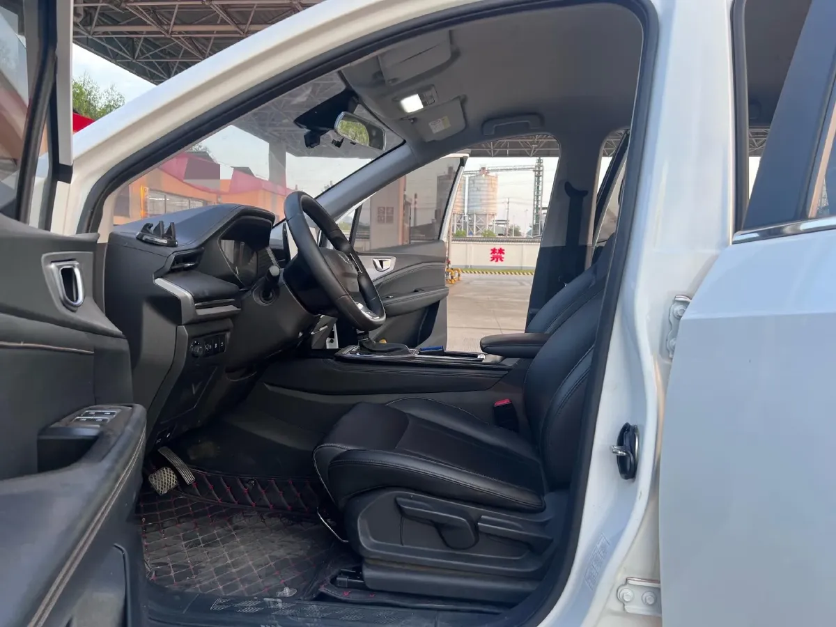 2022 WuLing KaiJie 1.5T 147HP L4 CVT,autocango,china used car exporter,china ev exporter,chinese used car exporter,chinese used ev exporter